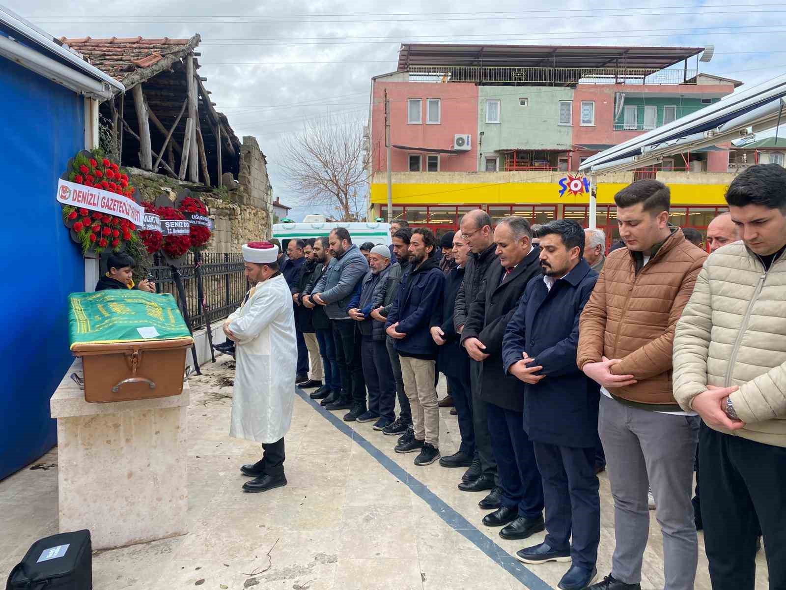 Gazeteci Karapınar 8 ay sonra bu kez baba acısı yaşadı
