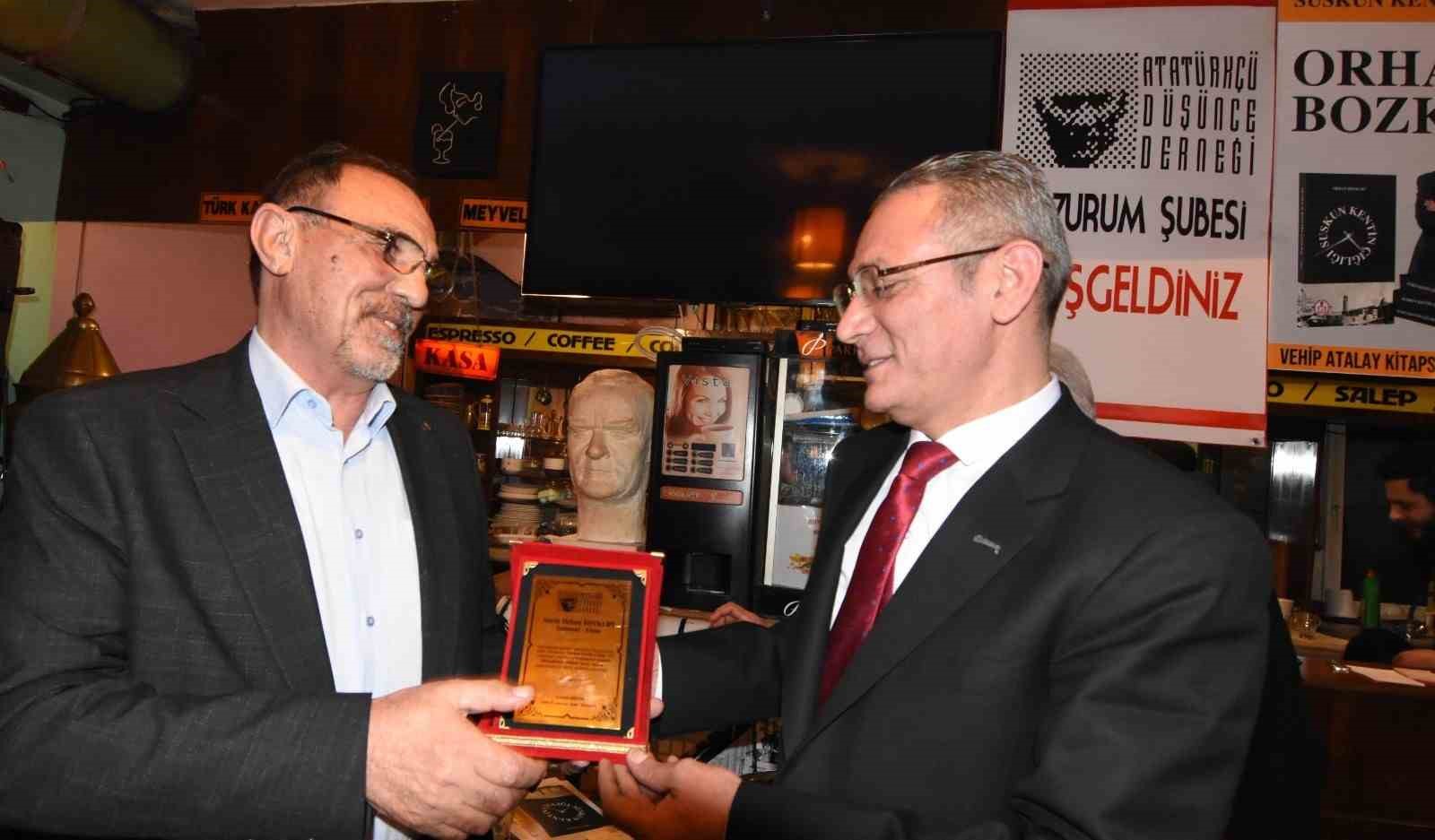 Gazeteci - Yazar Orhan Bozkurt, Milli Mücadele’nin kritik dönemeçlerini belgeler ve anılar ışığında anlattı
Gazeteci - Yazar Orhan Bozkurt, Milli Mücadele’nin kritik dönemeçlerini belgeler ve anılar ışığında anlattı