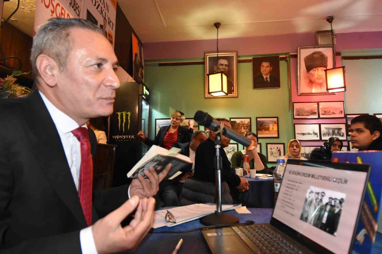 Gazeteci - Yazar Orhan Bozkurt, Milli Mücadele’nin kritik dönemeçlerini belgeler ve anılar ışığında anlattı
Gazeteci - Yazar Orhan Bozkurt, Milli Mücadele’nin kritik dönemeçlerini belgeler ve anılar ışığında anlattı