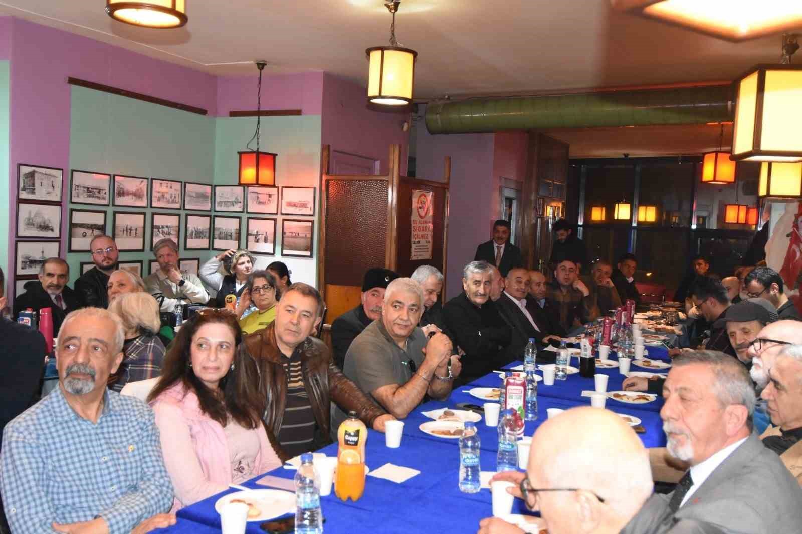 Gazeteci - Yazar Orhan Bozkurt, Milli Mücadele’nin kritik dönemeçlerini belgeler ve anılar ışığında anlattı
Gazeteci - Yazar Orhan Bozkurt, Milli Mücadele’nin kritik dönemeçlerini belgeler ve anılar ışığında anlattı