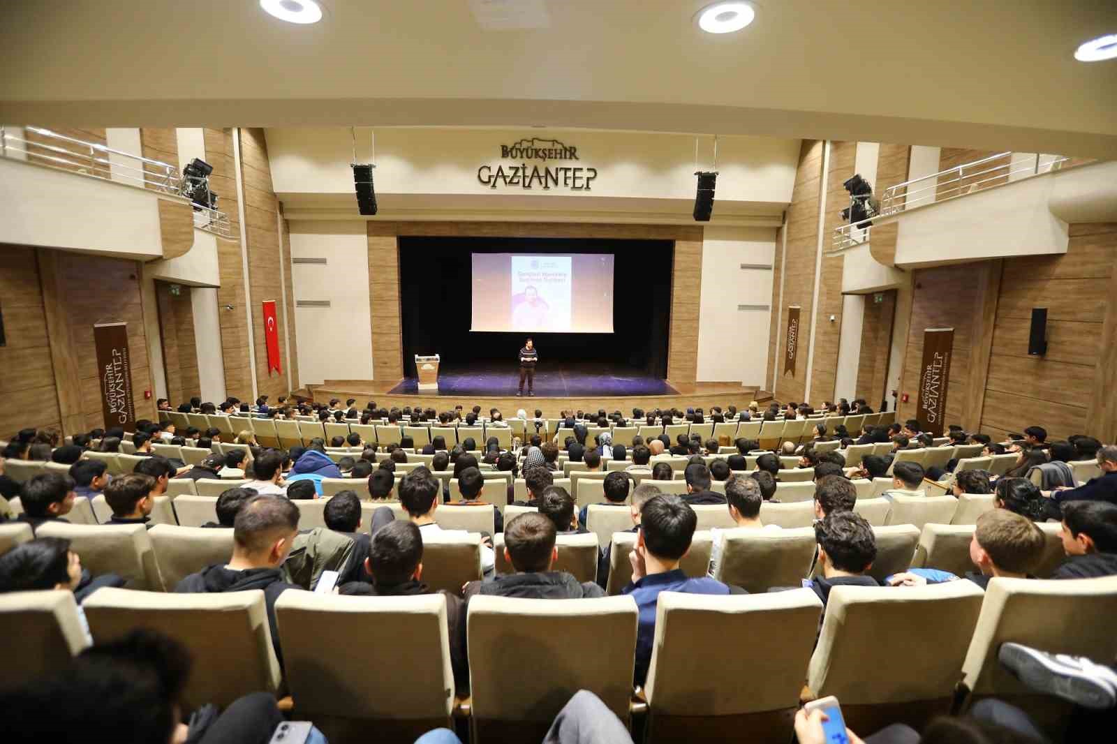 Gazi şehirde iyilik çocuklarla yayılıyor
Gazi şehirde iyilik çocuklarla yayılıyor