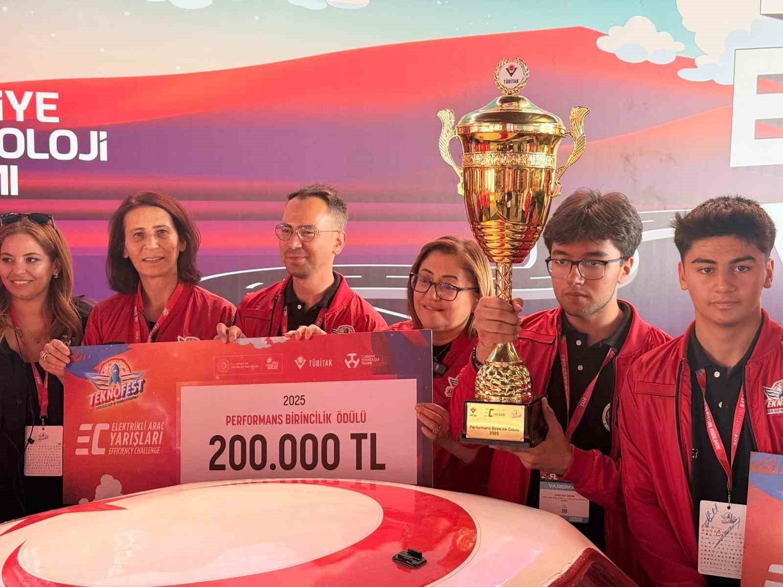 Gaziantep Büyükşehir, 2025 yılını ulusal ve uluslararası alanda ödüllerle taçlandırdı
