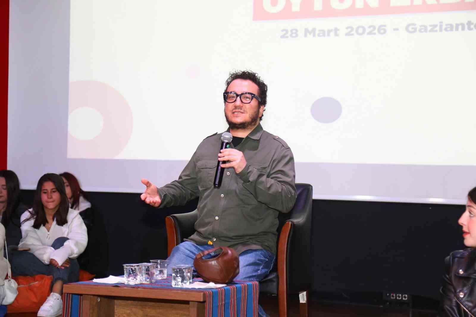 Gaziantep Büyükşehir ev sahipliğinde Oytun Erbaş insan aklını anlattı
Gaziantep Büyükşehir ev sahipliğinde Oytun Erbaş insan aklını anlattı