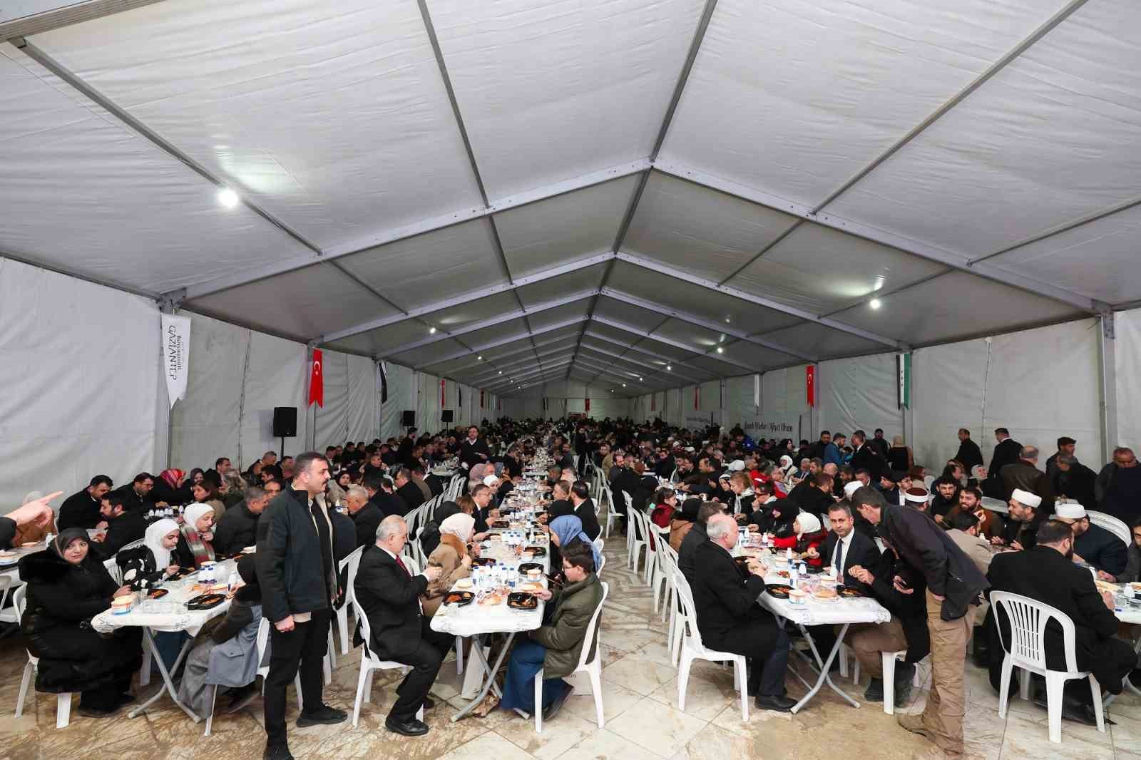 Gaziantep Büyükşehir’den Halep’te 10 bin kişilik iftar
