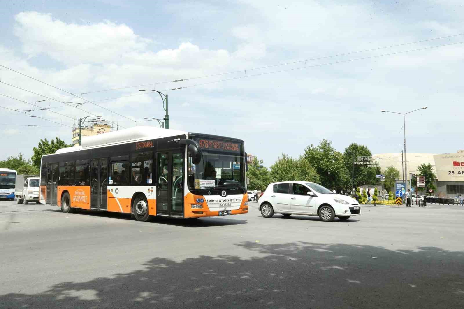 Gaziantep Büyükşehir’e bağlı toplu ulaşım araçları Cuma günü ücretsiz
Gaziantep Büyükşehir’e bağlı toplu ulaşım araçları Cuma günü ücretsiz