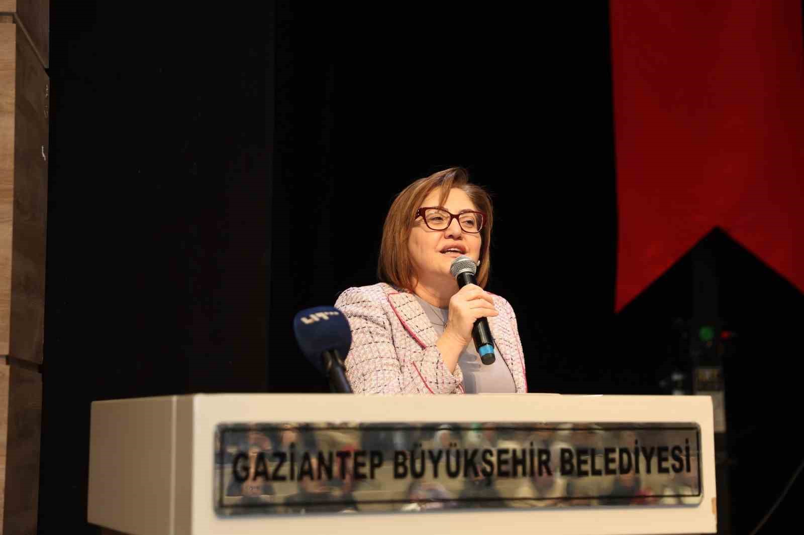 Gaziantep Büyükşehir’in ev sahipliğinde "Yeşil Otobüs" belgeselinin ilk gösterimi yapıldı
Gaziantep Büyükşehir’in ev sahipliğinde "Yeşil Otobüs" belgeselinin ilk gösterimi yapıldı