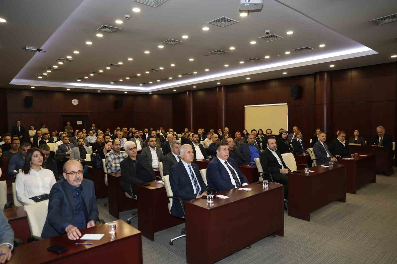 Gaziantep Dijital İnşaat Zirvesi’nde sektörün geleceği konuşuldu
