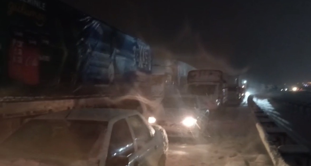 Gaziantep-Kahramanmaraş karayolunda kar esareti
