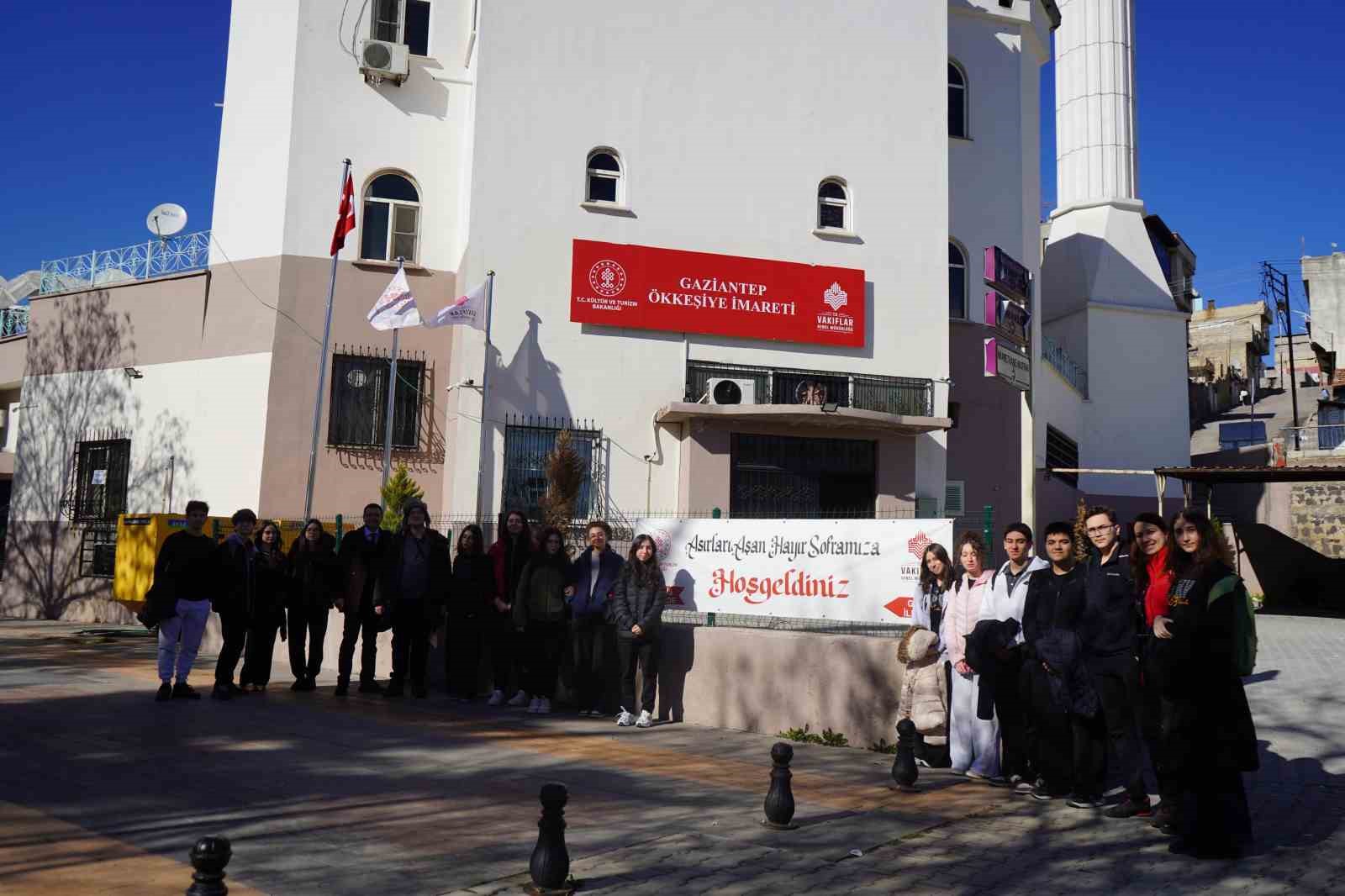 Gaziantep Kolej Vakfı öğrencileri, gönül sofrasında buluştu
