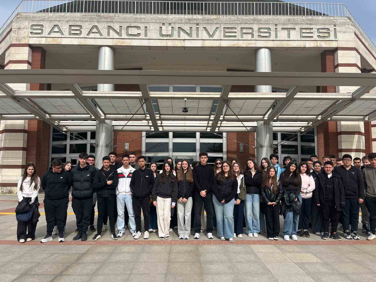 Gaziantep Kolej Vakfı Özel Liseleri öğrencileri Ankara ve İstanbul’u mercek altına aldı
