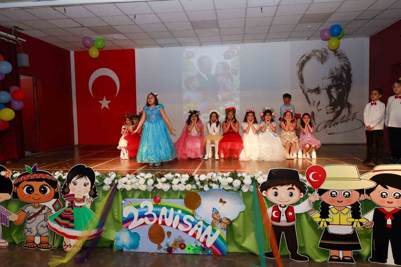 Gaziantep Kolej Vakfı’nda buruk 23 Nisan
