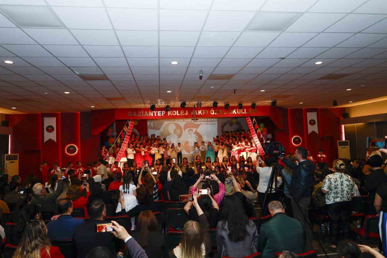 Gaziantep Kolej Vakfı’nda buruk 23 Nisan
