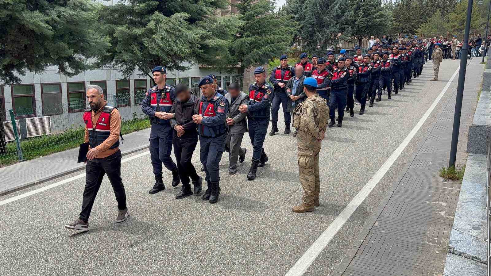 Gaziantep merkezli yasa dışı bahis operasyonunda yakalanan 81 şüpheliden 70’i tutuklandı
