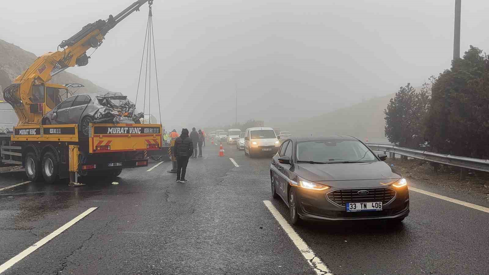 Gaziantep-Şanlıurfa otoyolu kontrollü şekilde trafiğe açıldı
Gaziantep-Şanlıurfa otoyolu kontrollü şekilde trafiğe açıldı