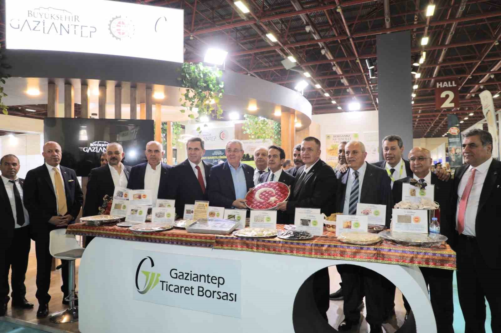 Gaziantep’in 109 coğrafi işaretli ürünü YÖREX’te gövde gösterisi yaptı
