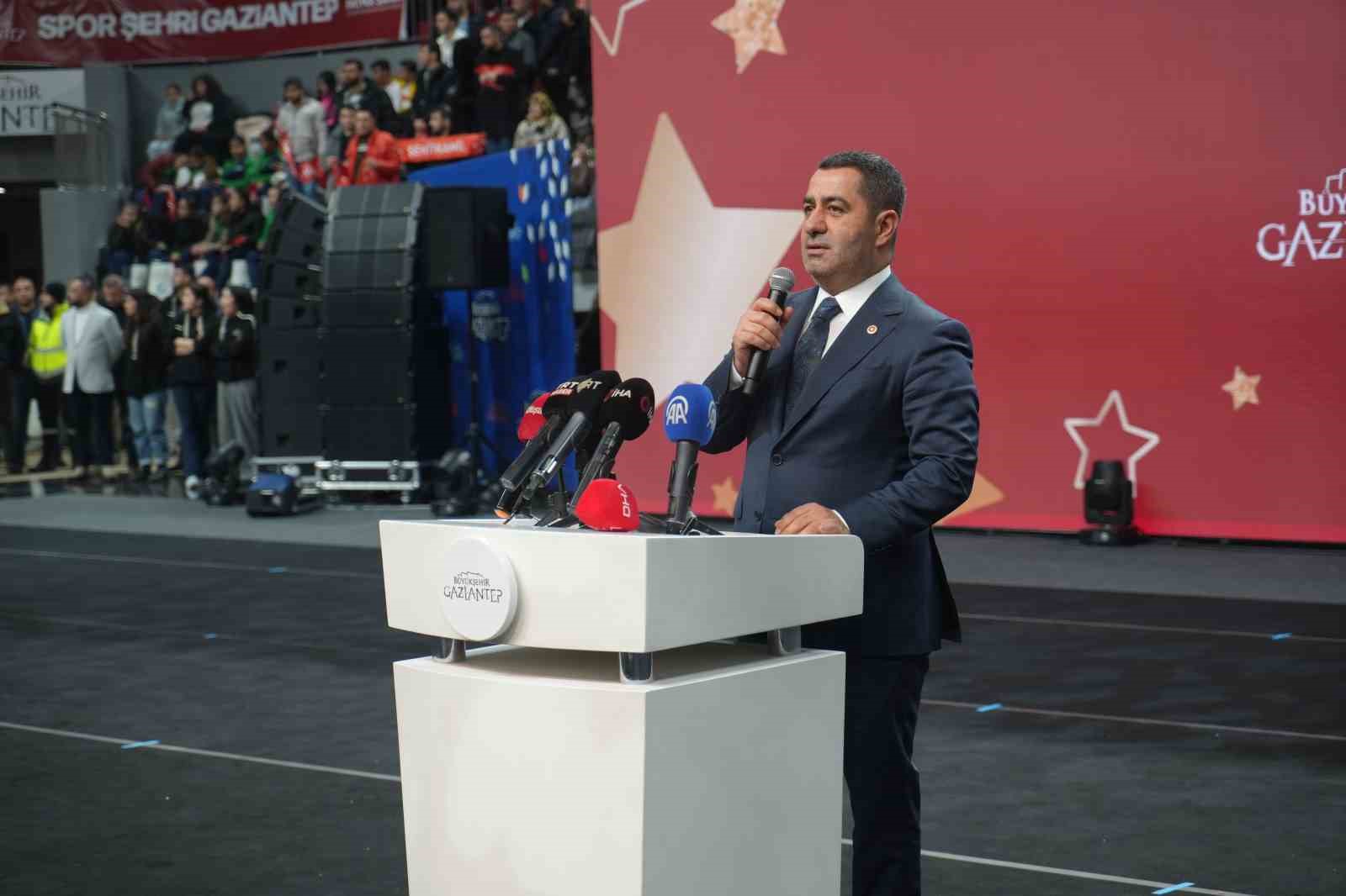 Gaziantep’in ’Genç Yıldızları’ ödülle taçlandı
Gaziantep’in ’Genç Yıldızları’ ödülle taçlandı