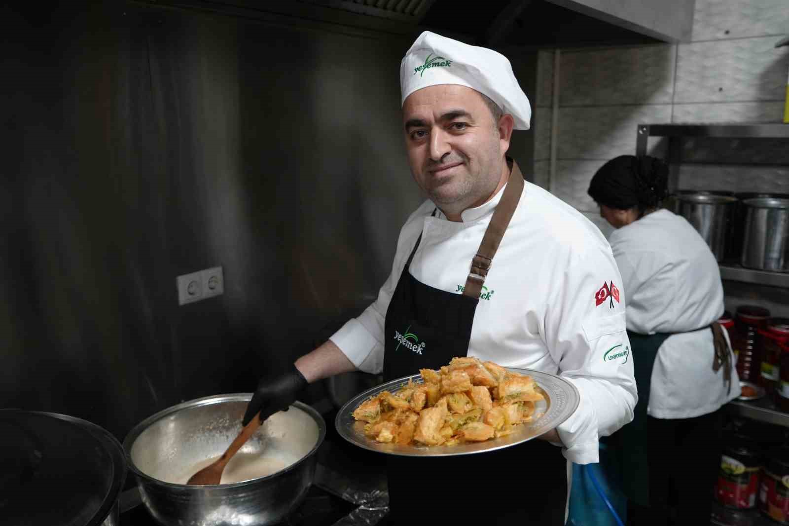 Gazianteplilerin yeni tatlısı "Baklavalı helva"
