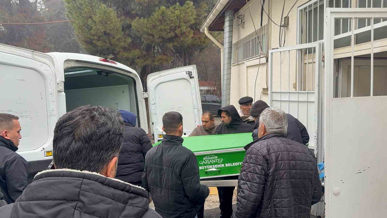 Gaziantep’te 17 yaşındaki gencin hayatını kaybettiği bıçaklı kavgada 3 tutuklama
