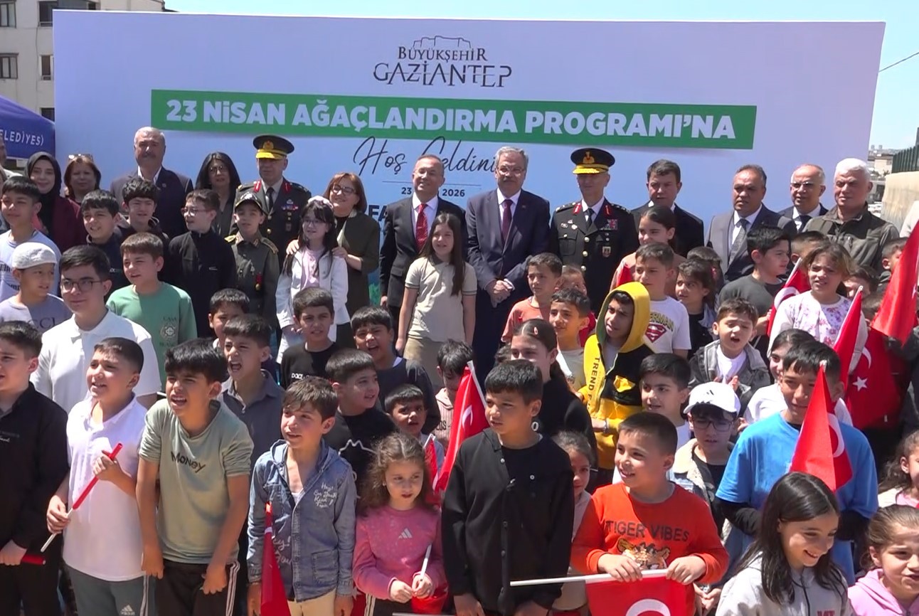 Gaziantep’te 23 Nisan’da fidanlar toprakla buluşturuldu
