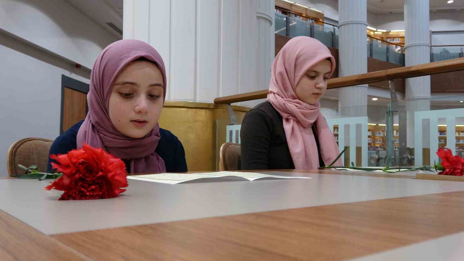 Gaziantep’te 302 öğrenci aynı anda Kuran-ı Kerim’i hatim etti
