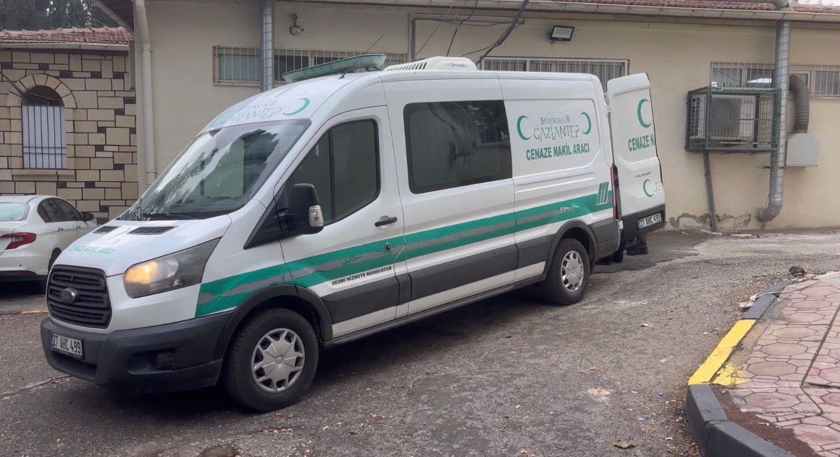 Gaziantep’te akrabasının silahla vurduğu genç hayatını kaybetti
Gaziantep’te akrabasının silahla vurduğu genç hayatını kaybetti