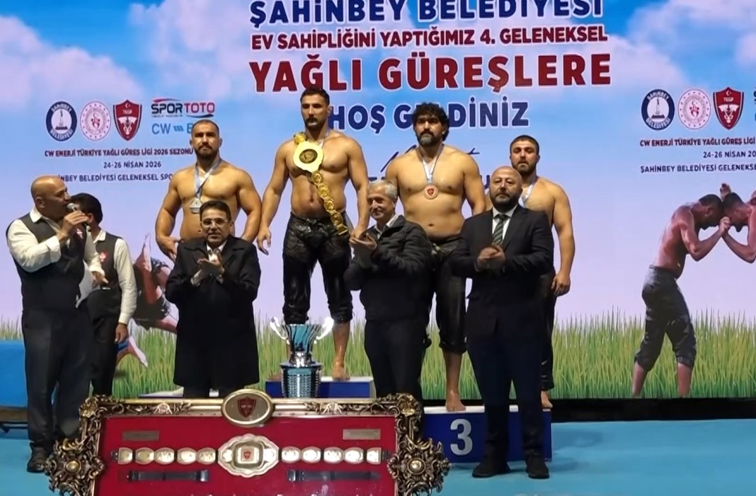 Gaziantep’te altın kemer Mustafa Taş’ın
