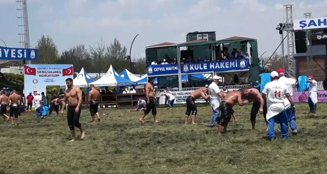 Gaziantep’te altın kemer Mustafa Taş’ın
