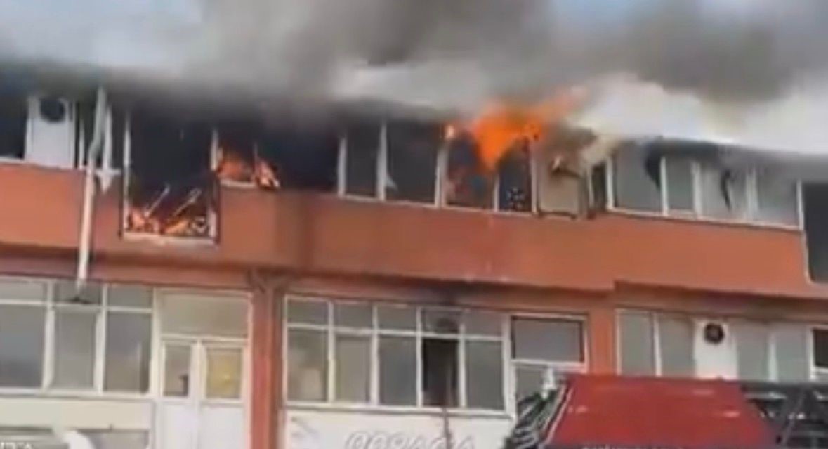 Gaziantep’te ayakkabı imalathanesinde korkutan yangın
