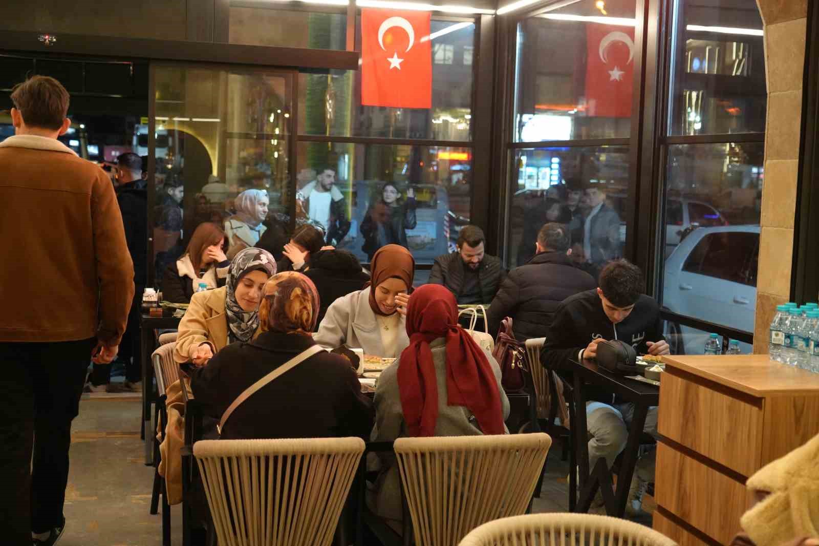 Gaziantep’te baklava kampanyası kuyruk oluşturdu
