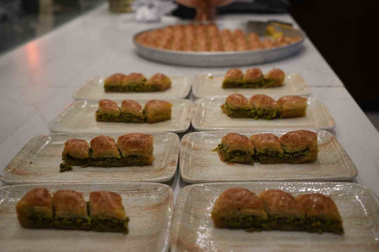 Gaziantep’te baklava kampanyası kuyruk oluşturdu
