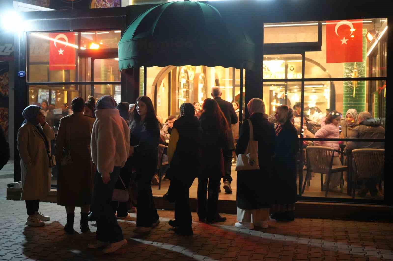 Gaziantep’te baklava kampanyası kuyruk oluşturdu
