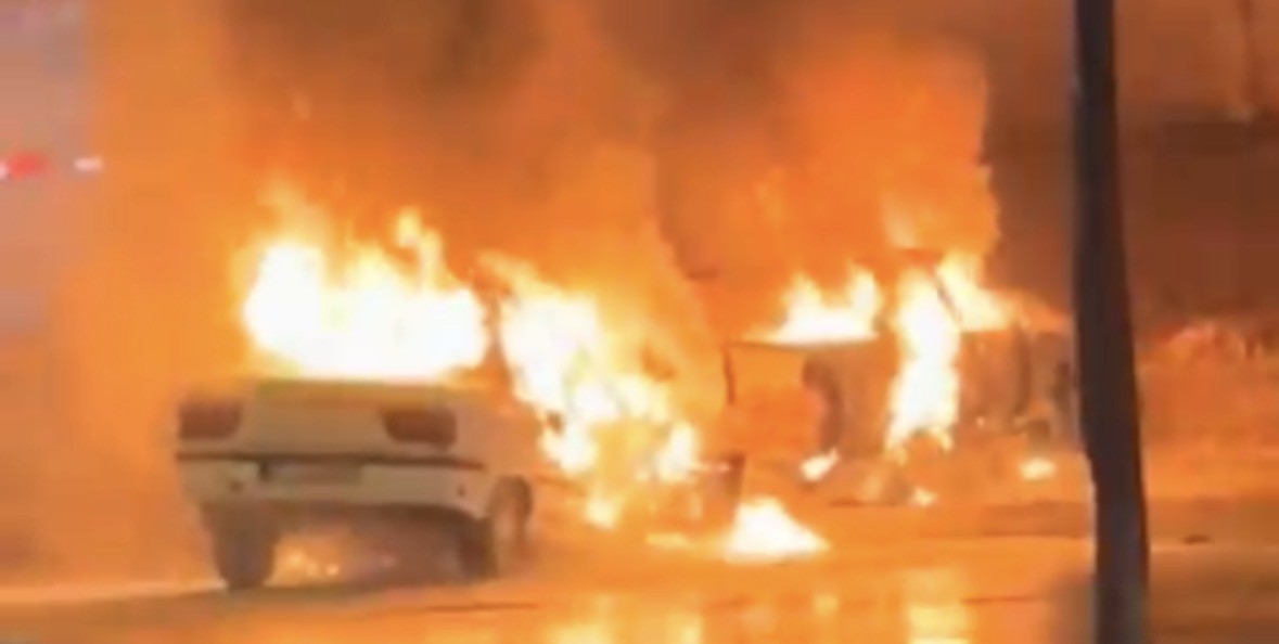 Gaziantep’te çarpışan iki otomobil alev topuna döndü
