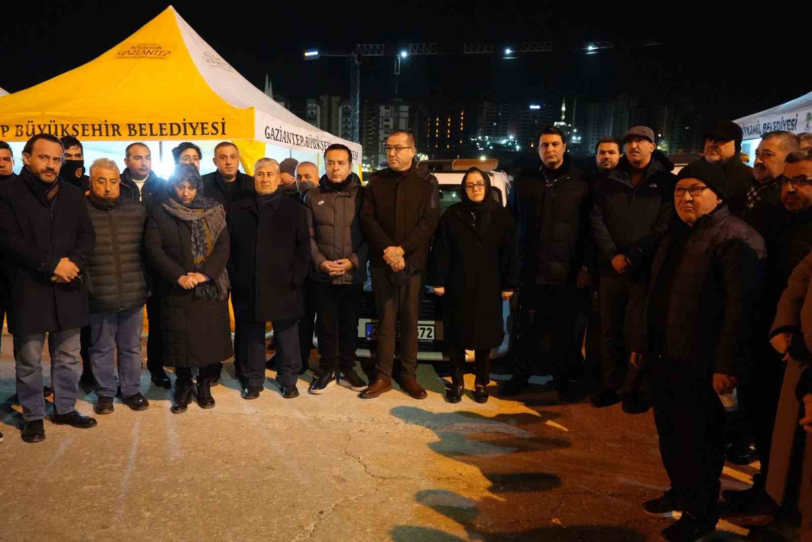 Gaziantep’te deprem şehitleri 3’üncü yılında göz yaşlarıyla anıldı
