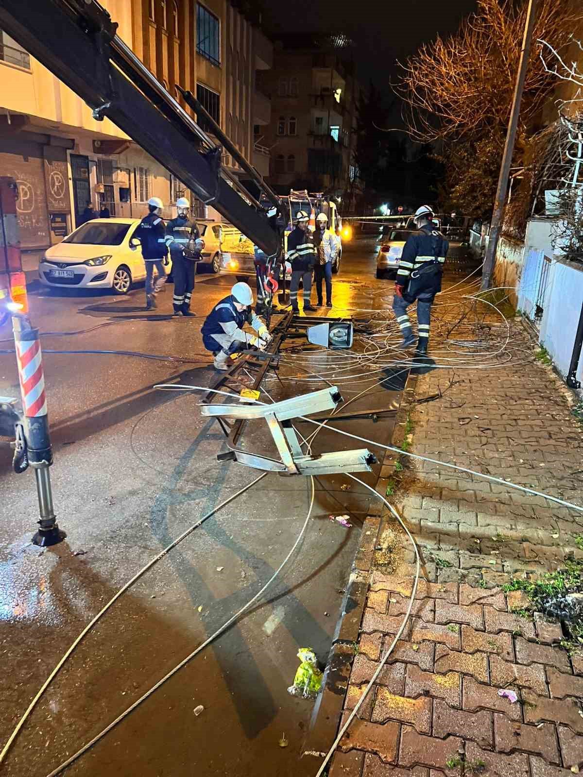 Gaziantep’te fırtına mesaisi
