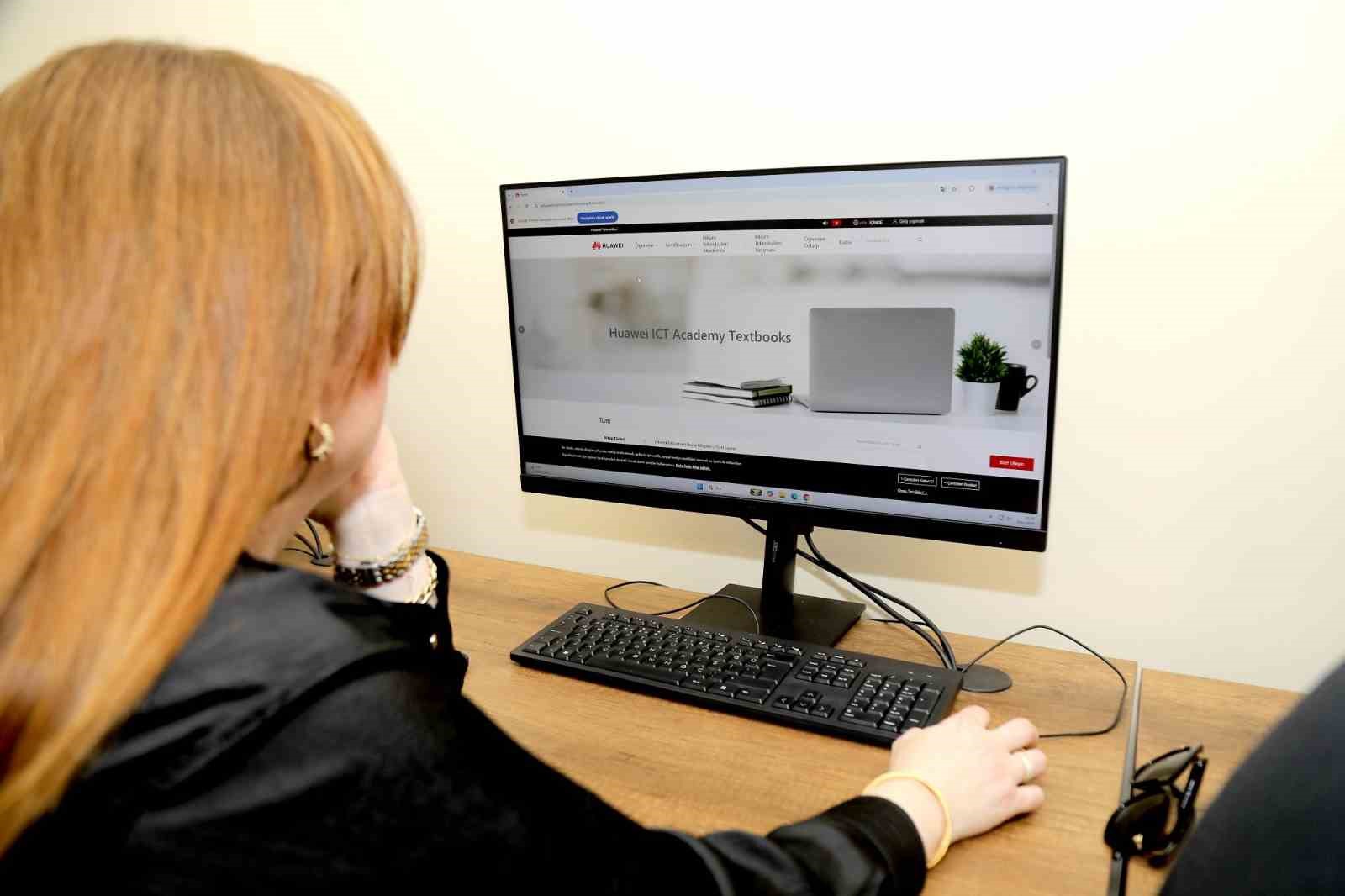 Gaziantep’te gençlere küresel teknoloji eğitimi
Gaziantep’te gençlere küresel teknoloji eğitimi