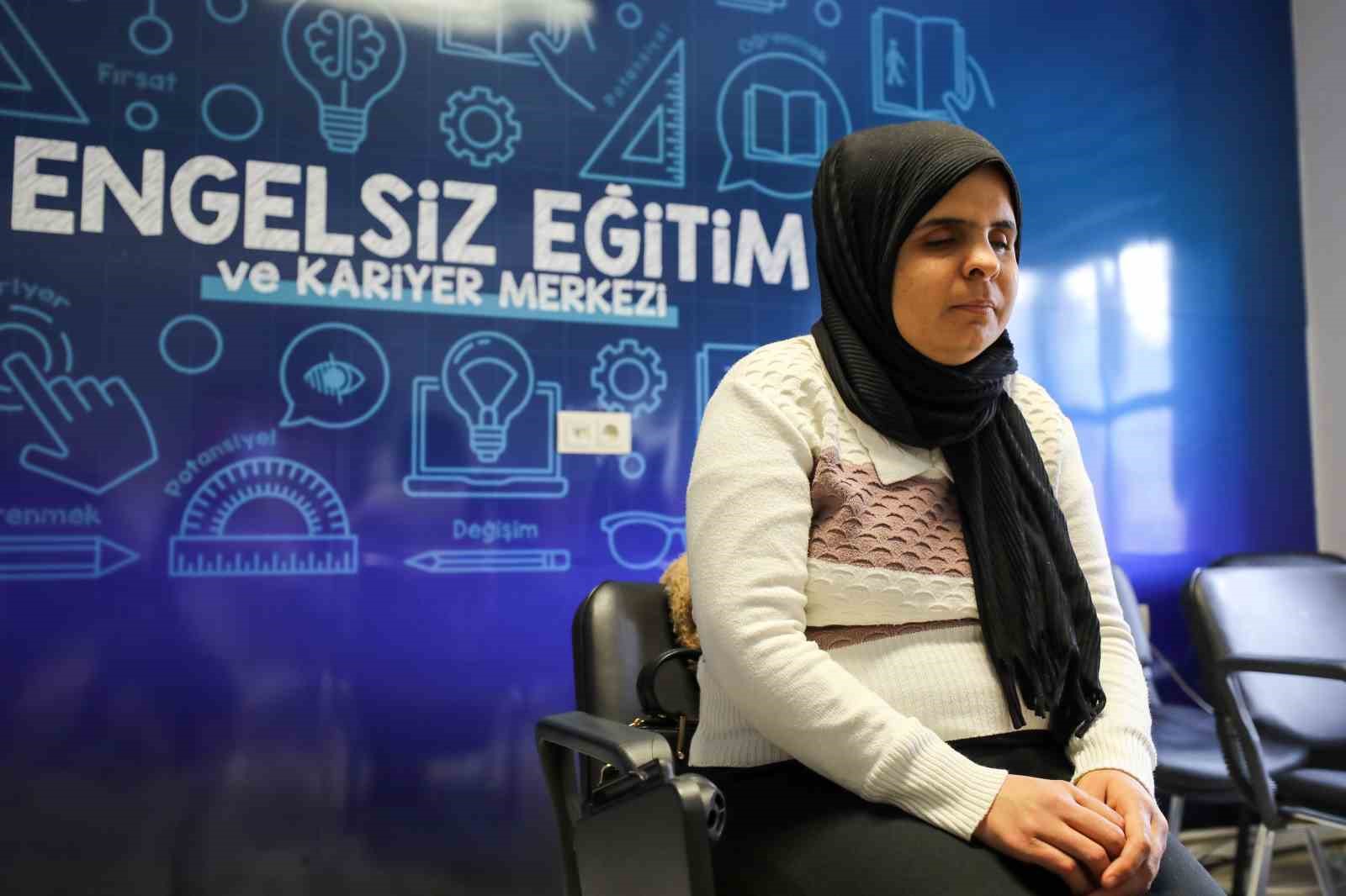 Gaziantep’te görme engelli kursiyerler için E-KPSS eğitim desteği
Gaziantep’te görme engelli kursiyerler için E-KPSS eğitim desteği