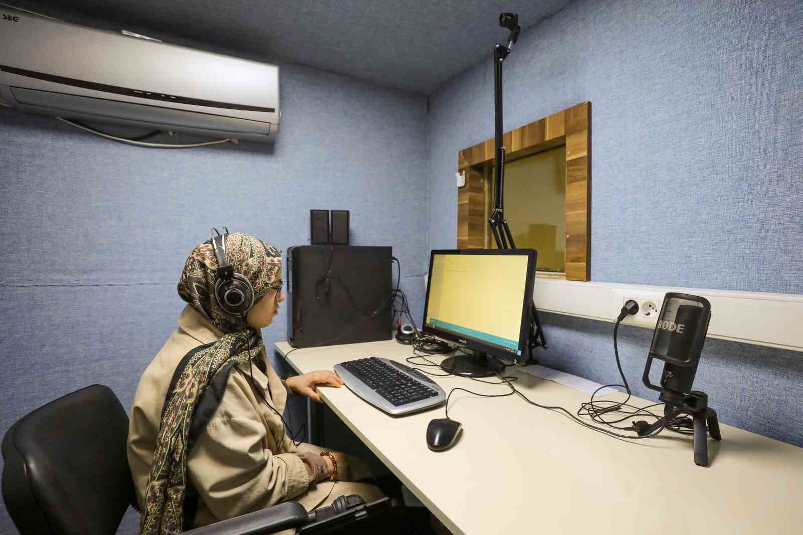 Gaziantep’te görme engelli kursiyerler için E-KPSS eğitim desteği
Gaziantep’te görme engelli kursiyerler için E-KPSS eğitim desteği