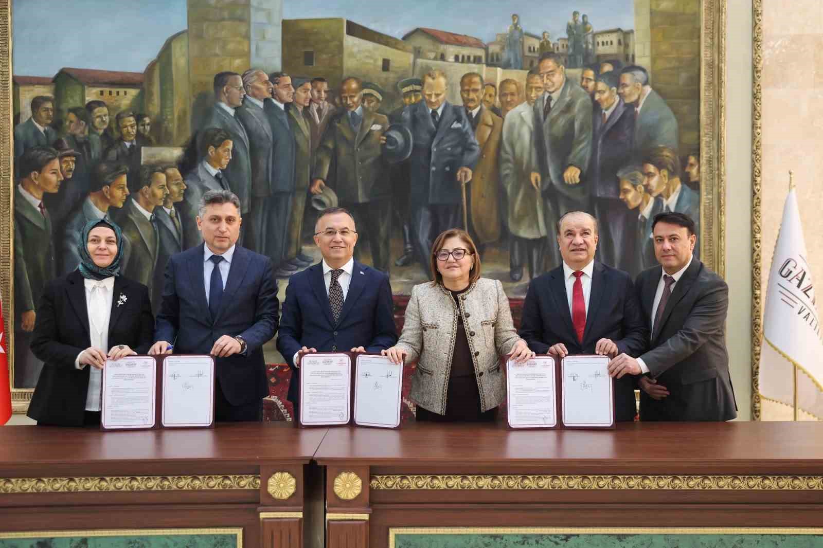 Gaziantep’te hastalara refakatçi desteği başlıyor
Gaziantep’te hastalara refakatçi desteği başlıyor