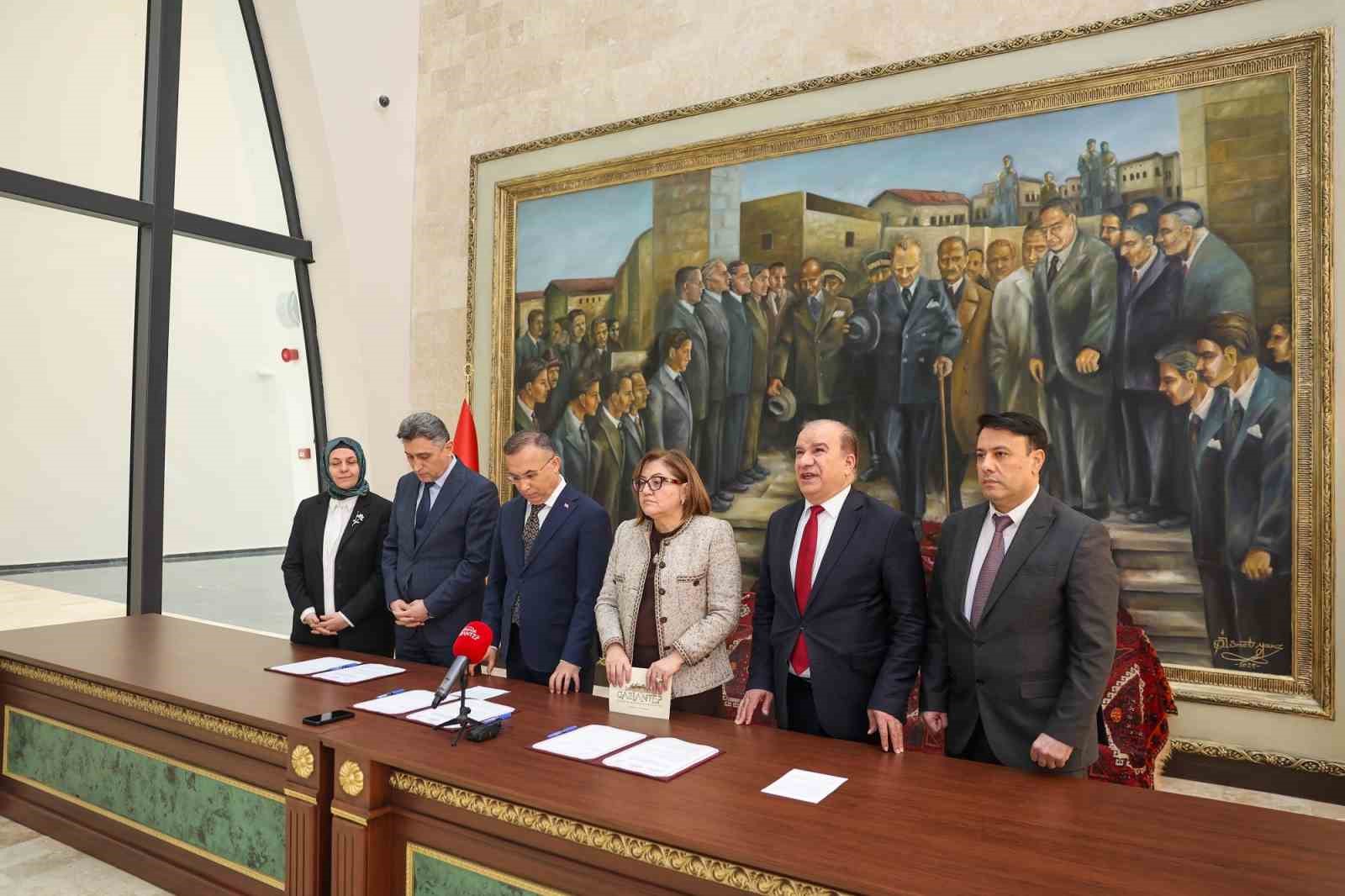 Gaziantep’te hastalara refakatçi desteği başlıyor
Gaziantep’te hastalara refakatçi desteği başlıyor