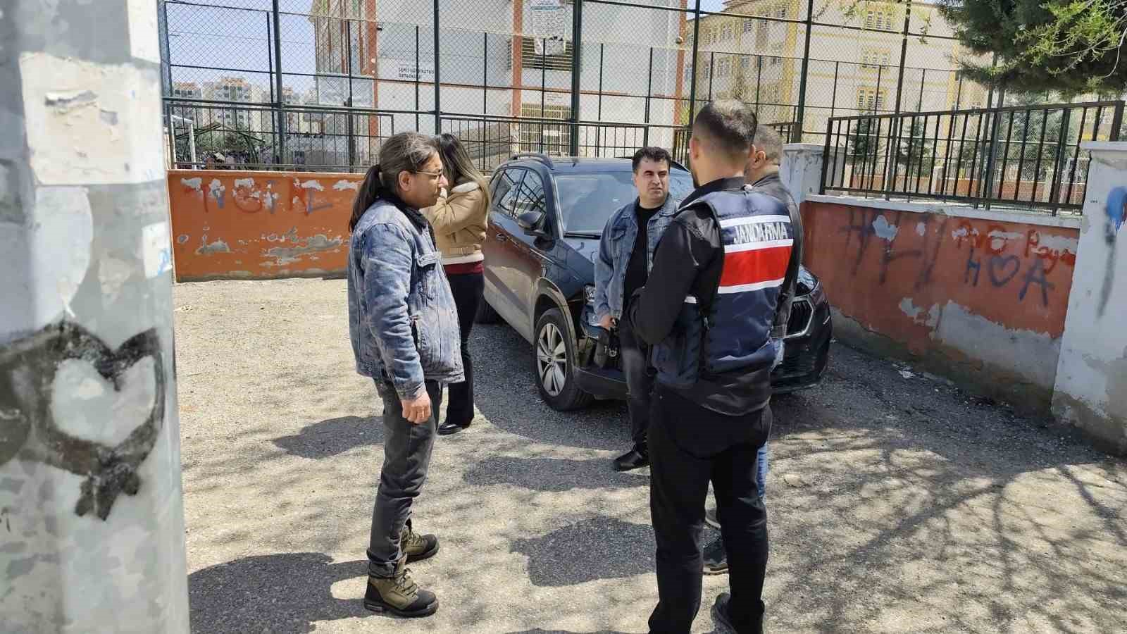 Gaziantep’te "Huzurlu Okul Önleri" uygulaması: 78 aranan şahıs yakalandı
