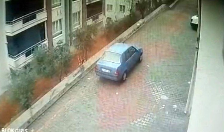 Gaziantep’te istinat duvarı çöktü, facianın eşiğinden dönüldü
