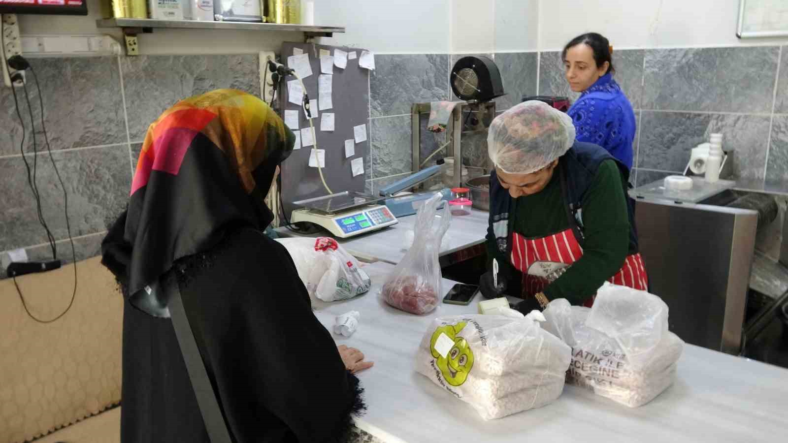 Gaziantep’te kadınların bayram için yuvalama mesaisi başladı
