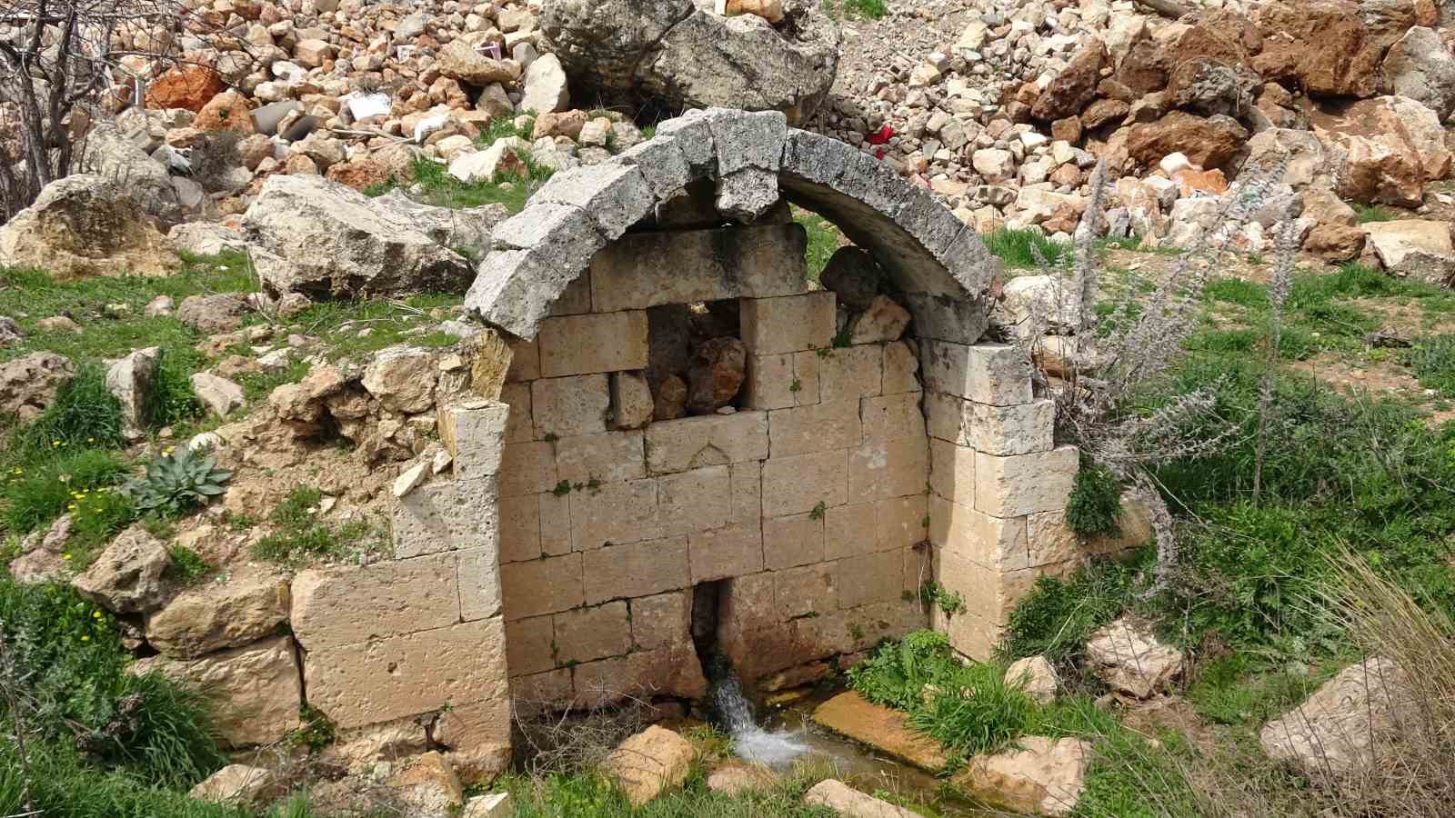 Gaziantep’te kar ve yağmur bereketi: Tarihi çeşmelerden su akmaya başladı
