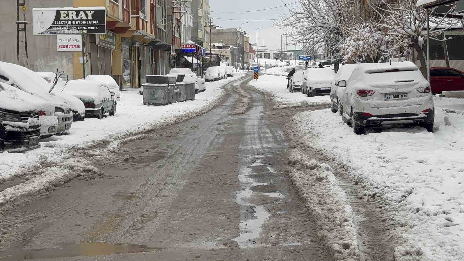 Gaziantep’te kar yağışı devam ediyor
