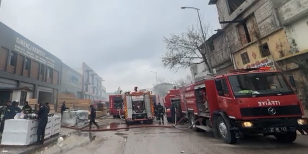 Gaziantep’te kereste imalathanesinde yangın
