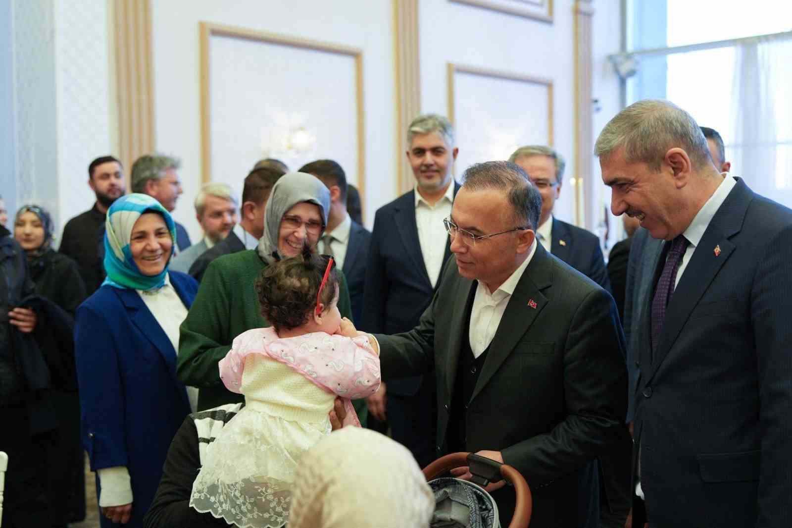 Gaziantep’te koruyucu aileler ve çocukları iftarda buluştu
