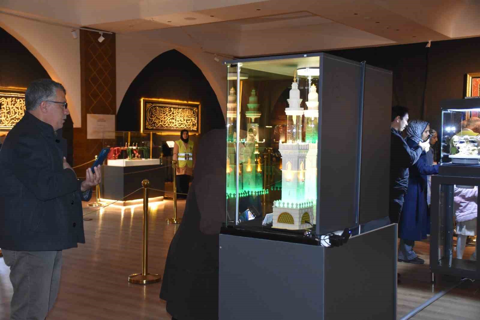 Gaziantep’te kutsal emanetler sergisi ziyaretçi akınına uğradı
