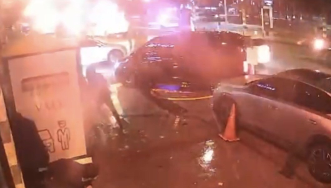 Gaziantep’te lüks restorana saldırı anı kameraya yansıdı
