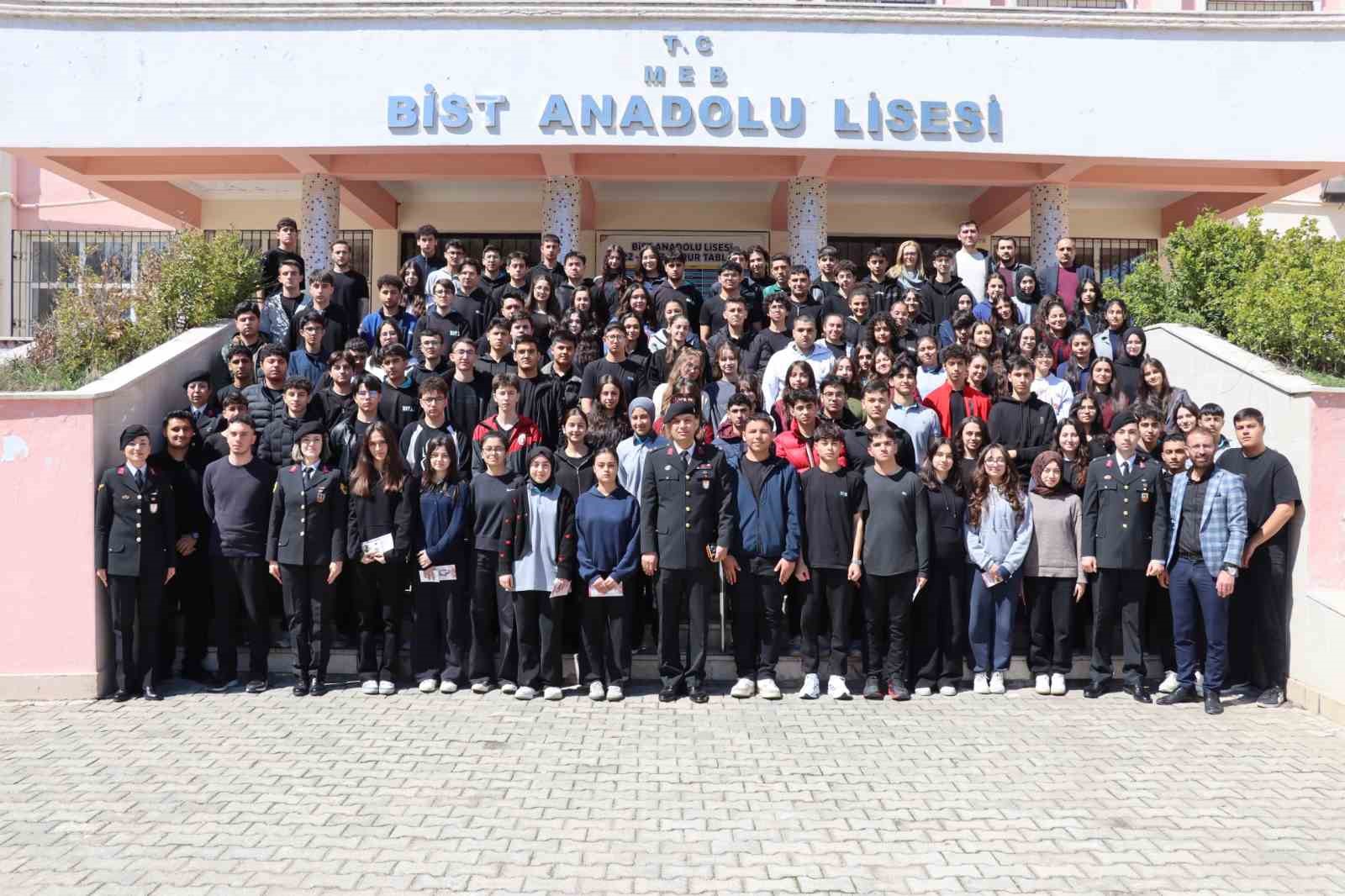 Gaziantep’te öğrencilere jandarma mesleği tanıtıldı
