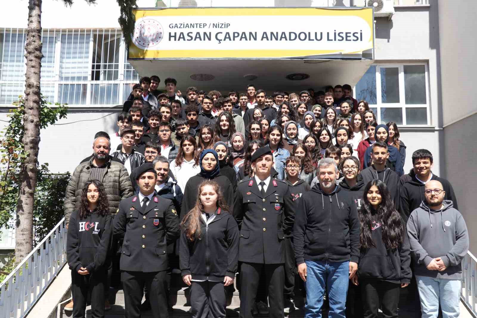 Gaziantep’te öğrencilere jandarma mesleği tanıtıldı
